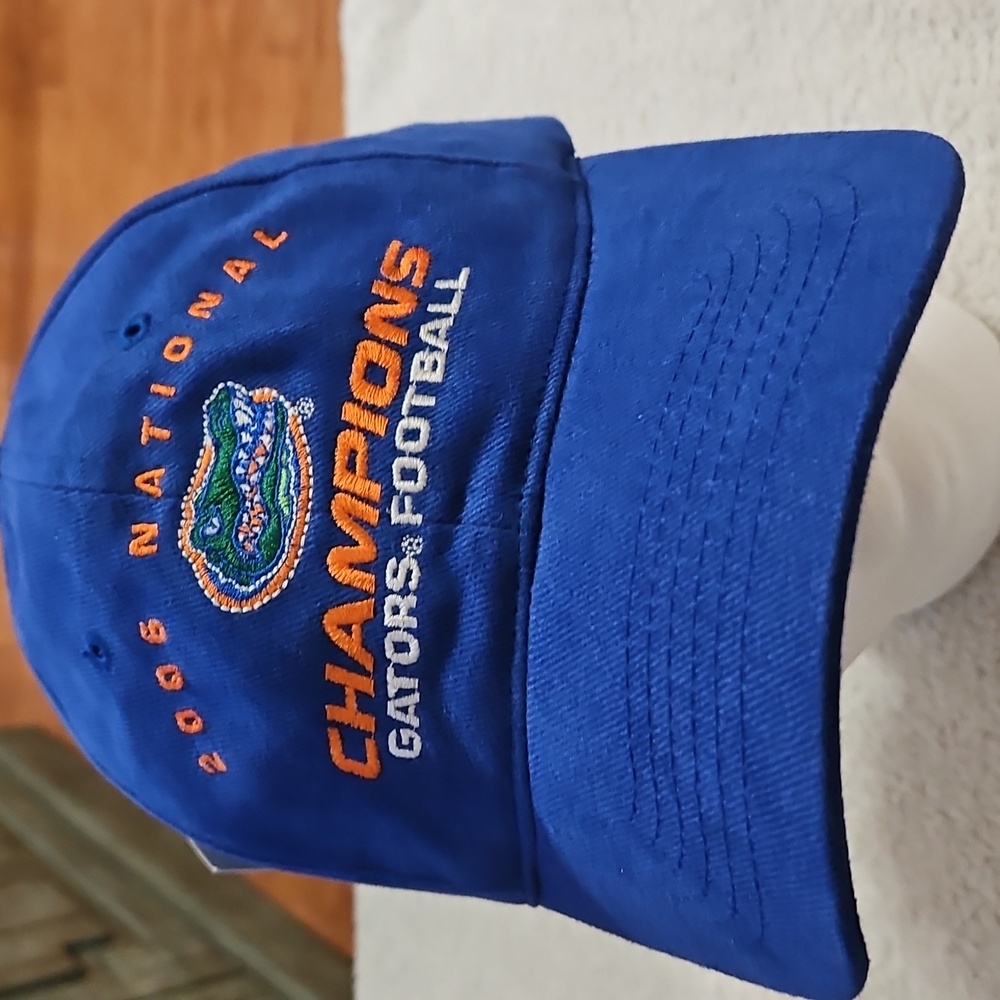 NWT UNIVERSITY OF FLORIDA GATORS BASEBALL HAT